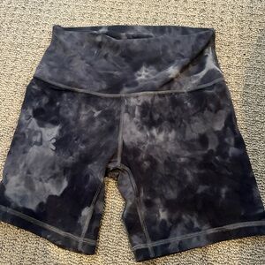 Lululemon Athletica Black and Gray Bike Shorts High Waist Moisture-Wicking